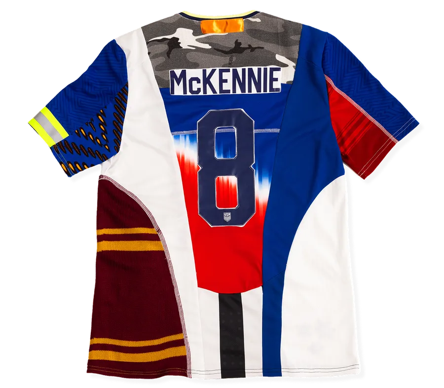 Jersey back — Weston McKennie #8